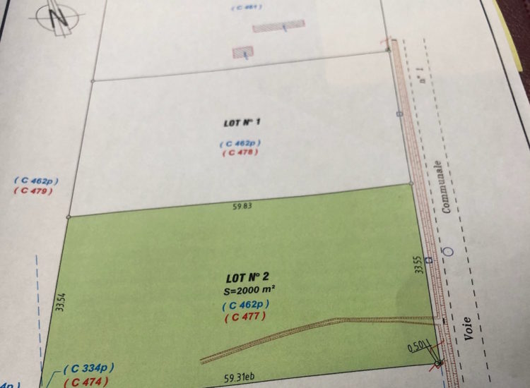 AV TERRAIN DE 2000 M²