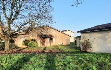 Magnifique ferme avec dépendances sur terrain de 8 hectares